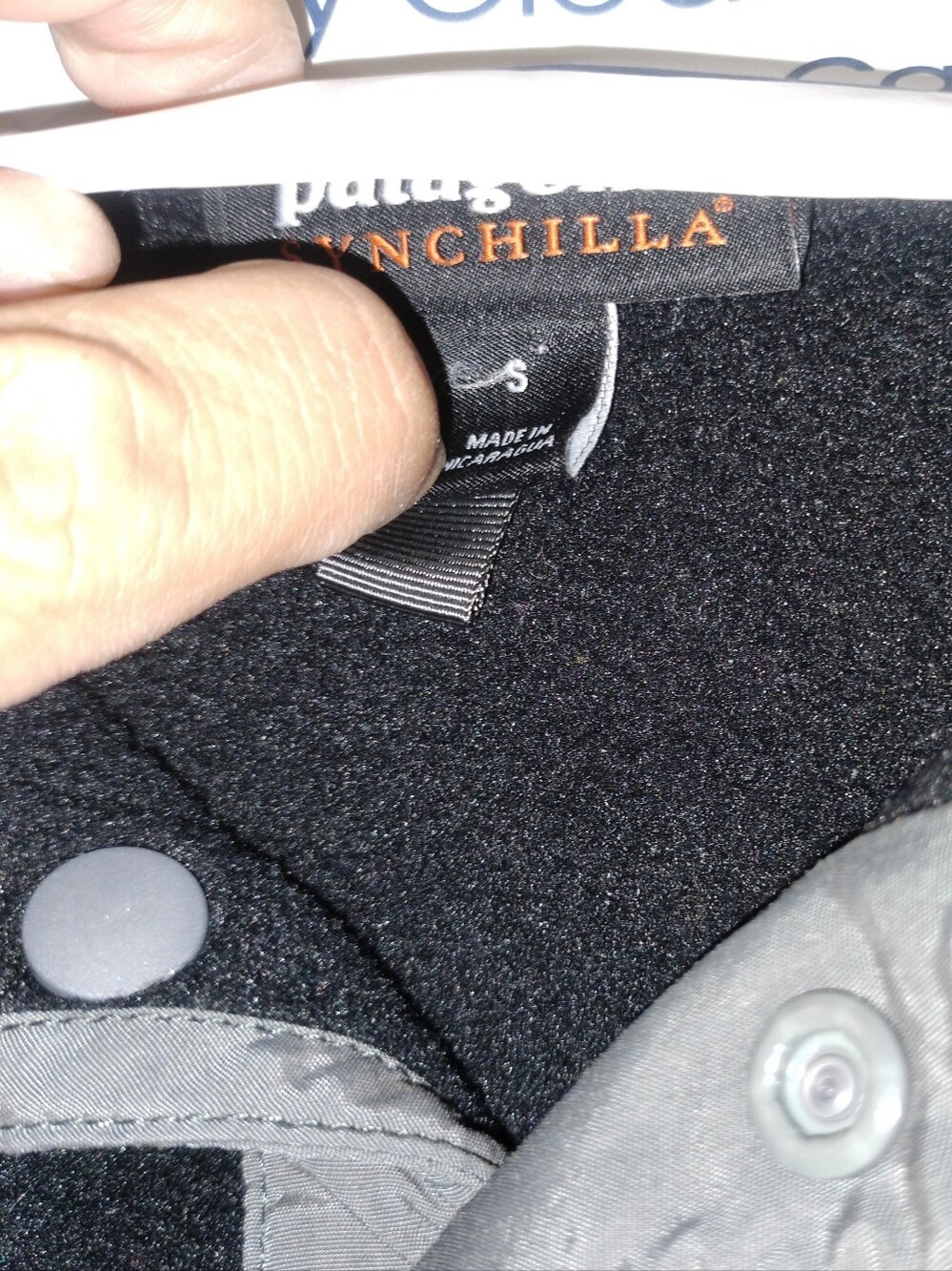 Patagonia Synchilla Black Snap-T Fleece Pullover Sz Small Pre loved - Picture 3 of 3